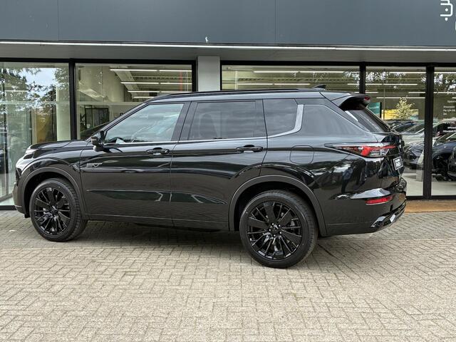 Mitsubishi OUTLANDER 2.4 PHEV BlackEdition NIEUW UIT VOORRAAD LEVERBAAR | BlackEdition | Lederen Bekleding | Verwarmbare stoelen | Stoelventilatie voor | Adaptieve Cruise Control | Parkeersensoren voor- en achter | Verwarmbare achterbank | Panoramadak Elektrisch | 8 jaar fabr