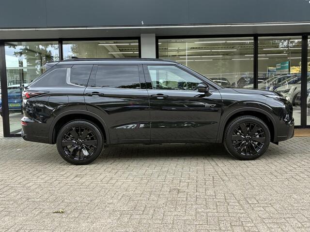 Mitsubishi OUTLANDER 2.4 PHEV BlackEdition NIEUW UIT VOORRAAD LEVERBAAR | BlackEdition | Lederen Bekleding | Verwarmbare stoelen | Stoelventilatie voor | Adaptieve Cruise Control | Parkeersensoren voor- en achter | Verwarmbare achterbank | Panoramadak Elektrisch | 8 jaar fabr