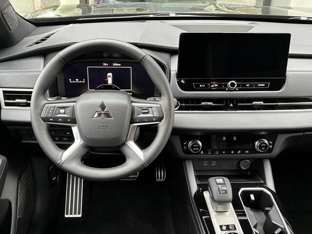 Mitsubishi OUTLANDER 2.4 PHEV BlackEdition NIEUW UIT VOORRAAD LEVERBAAR | BlackEdition | Lederen Bekleding | Verwarmbare stoelen | Stoelventilatie voor | Adaptieve Cruise Control | Parkeersensoren voor- en achter | Verwarmbare achterbank | Panoramadak Elektrisch | 8 jaar fabr