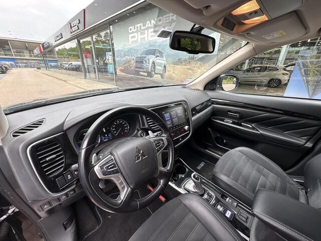 Mitsubishi OUTLANDER 2.4 PHEV Intense | Cruise Control | Carplay | Trekhaak | Dealeronderhouden | FABRIEKSGARANTIE TOT 09-2029 | 1ste eigenaar!