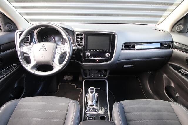 Mitsubishi OUTLANDER 2.4 PHEV Intense Trekhaak, Dealer O.H.