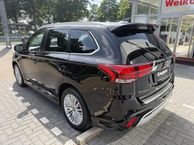 Mitsubishi OUTLANDER 2.4 PHEV Intense+ 4WD | GEEN AFLEVERKOSTEN | Trekhaak afneembaar, Schuif-/kanteldak, Apple/Android