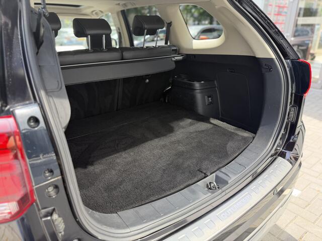 Mitsubishi OUTLANDER 2.4 PHEV Intense+ 4WD | GEEN AFLEVERKOSTEN | Trekhaak afneembaar, Schuif-/kanteldak, Apple/Android