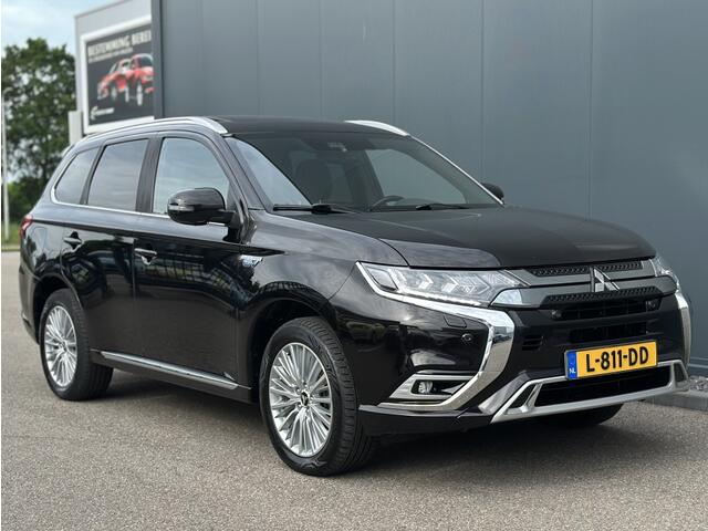 Mitsubishi OUTLANDER 2.4 PHEV Instyle / 1e eigenaar / Schuifdak / Trekhaak / Leer