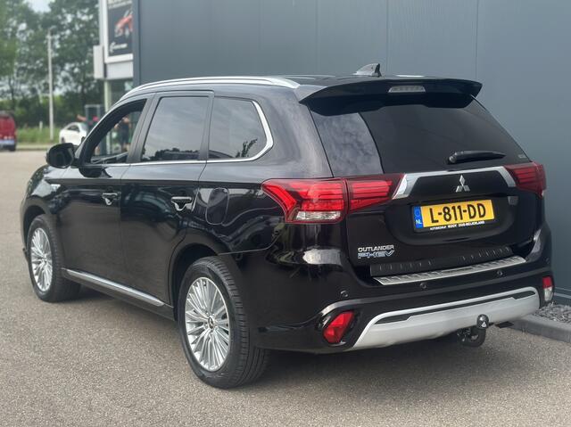 Mitsubishi OUTLANDER 2.4 PHEV Instyle / 1e eigenaar / Schuifdak / Trekhaak / Leer