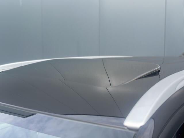 Mitsubishi OUTLANDER 2.4 PHEV Instyle / 1e eigenaar / Schuifdak / Trekhaak / Leer