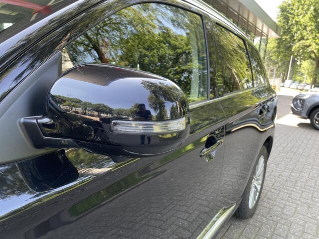 Mitsubishi OUTLANDER 2.4 PHEV Intense+ | Trekhaak | Schuifdak |