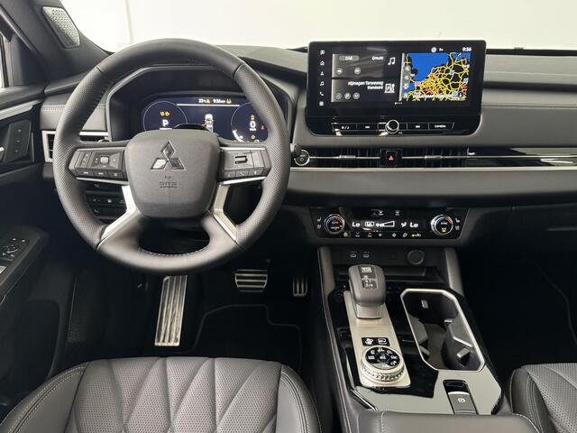 Mitsubishi OUTLANDER 2.4 PHEV Black Edition | DEMO | YAMAHA-Audio | 360° Camera | Navigatie | Panoramadak | Stoelverwarming |