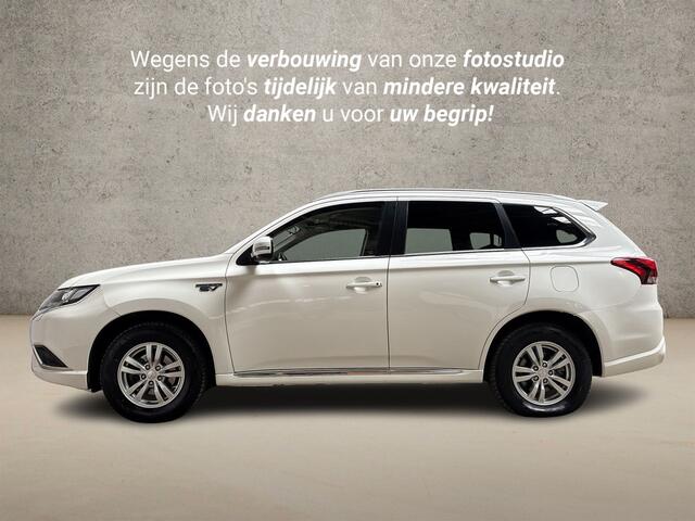 Mitsubishi OUTLANDER SPORT 2.4 PHEV Automaat 225Pk (APPLE CARPLAY, CAMERA, CRUISE, STOELVERWARMING, TREKHAAK, LM VELGEN, NIEUWE APK, NIEUWSTAAT)