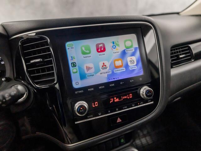Mitsubishi OUTLANDER SPORT 2.4 PHEV 225Pk Automaat (APPLE CARPLAY, 1e EIGENAAR, NAVIGATIE, CAMERA, GETINT GLAS, STOELVERWARMING, SPORTSTOELEN, KEYLESS, NIEUWE APK, NIEUWSTAAT)