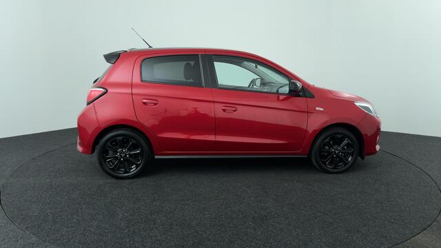 Mitsubishi SPACE STAR 1.2 Intense Edition All season banden, speciale uitvoering.