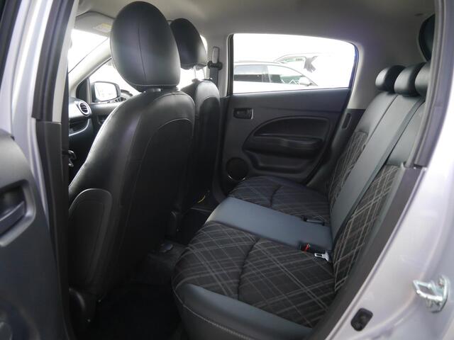 Mitsubishi SPACE STAR 1.2 Instyle | Automaat | Extra getint glas | Lichtmetalen velgen | Achteruitrijcamera | Climate control | Achterspoiler | Applecarplay/Android auto | Keyless entry en start