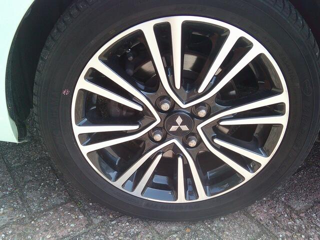 Mitsubishi SPACE STAR 1.2 Instyle Elektrisch vouwdak/ open dak Staat in Hardenberg