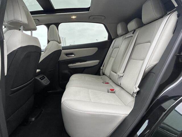 Nissan Ariya Evolve 91 kWh Automaat / Origineel NL / WLTP bereik 516 km & WLTP bereik stad 698 km / Apple carplay / Android auto / Lederen bekleding / Elektrisch verstelbare stoelen met geheugen / Panorama dak met schuif- kantel functie / Bose geluidsinstallatie / Hea