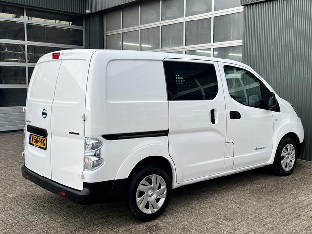Nissan E-NV200 Business 24kWh Elektrische Airco Cruise controle Telefoonverbinding 2-Persoons Stoelverwarming Stuurverwarming Navigatie 2x Oplaadkabels aanwezig Ideaal voor camping groen rijden binnenstad !!