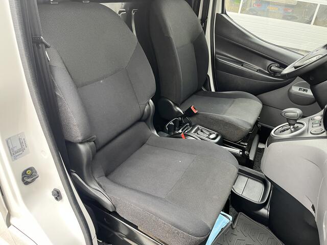 Nissan E-NV200 Business 24kWh Elektrische Airco Cruise controle Telefoonverbinding 2-Persoons Stoelverwarming Stuurverwarming Navigatie 2x Oplaadkabels aanwezig Ideaal voor camping groen rijden binnenstad !!