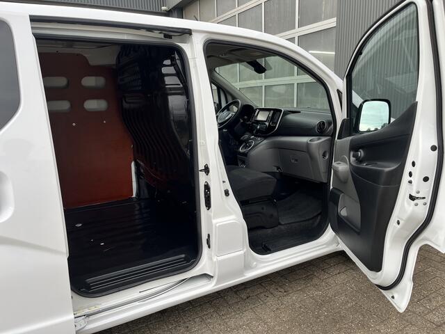 Nissan E-NV200 Business 24kWh Elektrische Airco Cruise controle Telefoonverbinding 2-Persoons Stoelverwarming Stuurverwarming Navigatie 2x Oplaadkabels aanwezig Ideaal voor camping groen rijden binnenstad !!