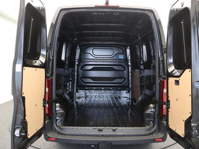 Nissan INTERSTAR Interstar-e Gesloten Bestel L2H2 3.5T 87 kWh 143 1AT Limited + Trekhaak | 7" TFT kleuren instrumentenpaneel | Achteruitrijcamera | Cruise control met snelheidsbegrenzer