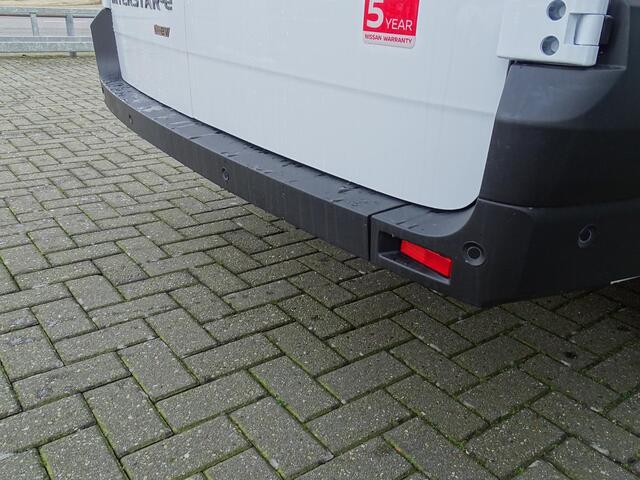 Nissan INTERSTAR L2H2 Limited 87 kWh | Verwarmbare voorruit | PDC | Achteruitrijcamera | Apple carplay & Android auto | Stoelverwarming |