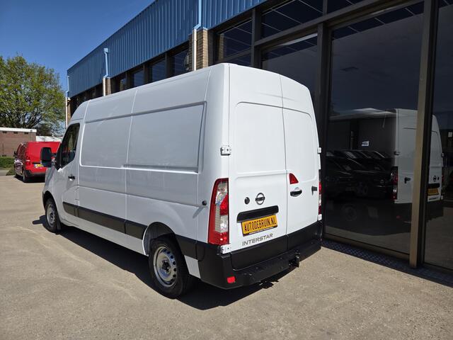 Nissan INTERSTAR 2.3 dCi 150Pk / 110Kw L2/H2 Airco Cruise Achteruitrijcamera Trekhaak 2500 Kg