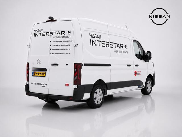 Nissan INTERSTAR Interstar-e L2H2 Limited 87 kWh | Camera | Trekhaak | Betonplex vloerplaat | Lat om Lat | Climate Control | Wielkastbescherming | Direct leverbaar