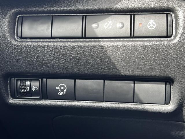 Nissan JUKE 1.0 DIG-T N-Connecta Automaat / Dealer onderhouden / Stuur-, stoel- en voorruitverwarming / Camera / Navigatie / Apple Carplay Android Auto / 17" LM wielen /