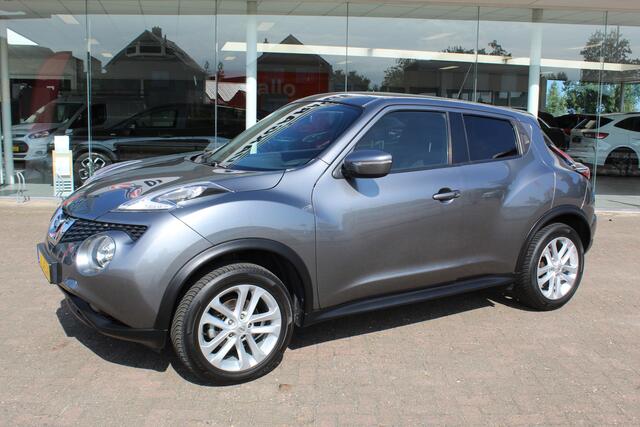 Nissan JUKE 1.2-116pk DIG-T S/S N-Connecta. Erg nette en goed onderhouden hoogzitter. Afkomstig van de eerste eigenaar ! Autm. airco, metallic lak, LM wielen, camera, navigatie, telefoonvoorb., trekhaak + afn. kogel, cruise control, privacy glass etc.