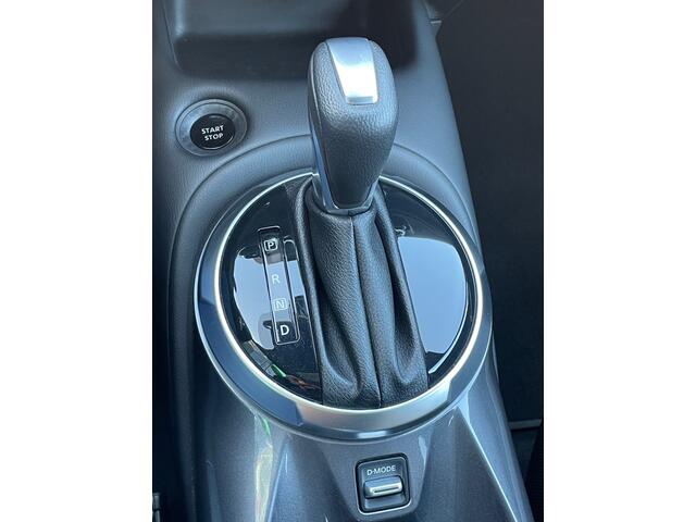 Nissan JUKE 1.6 Hybrid N-Connecta Navigatie, Climate Control, Cruise Control, 17"Lm, Achteruitrijcamera, Stoelverwarming