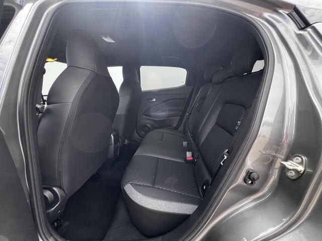 Nissan JUKE 1.0 DIG-T N-Connecta Automaat / Dealer onderhouden / Stuur-, stoel- en voorruitverwarming / Camera / Navigatie / Apple Carplay Android Auto / 17" LM wielen /