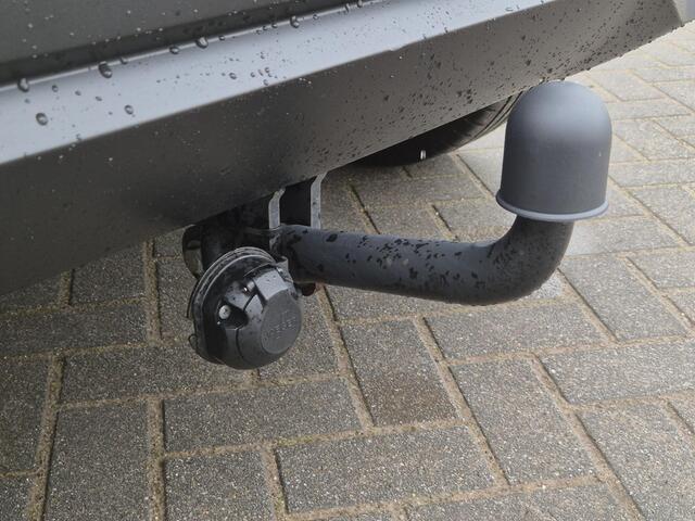 Nissan JUKE 1.0 DIG-T N-Connecta Handgeschakeld / Dealer onderhouden / Trekhaak vast / Navigatie via Apple Carplay of Android Auto / Achteruitrijcamera / Trekgewicht 1250 kg / Cruise control / Keyless Entry/Start / Climate control /