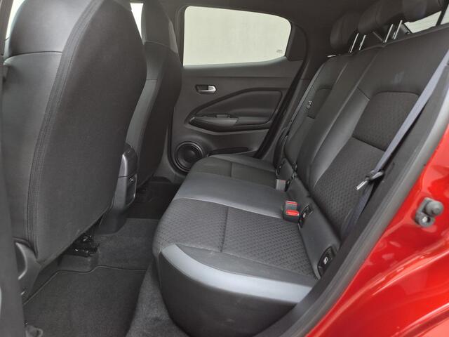 Nissan JUKE 1.0 DIG-T N-Connecta Handgeschakeld / Dealer onderhouden / Trekhaak vast / Navigatie via Apple Carplay of Android Auto / Achteruitrijcamera / Trekgewicht 1250 kg / Cruise control / Keyless Entry/Start / Climate control /