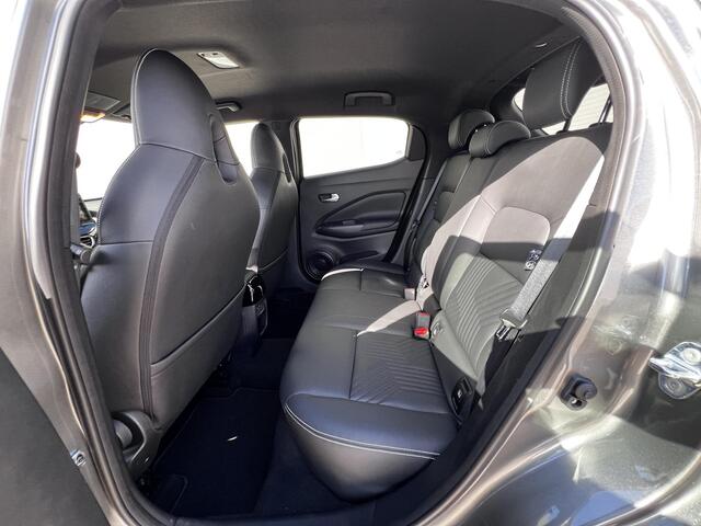 Nissan JUKE 1.0 DIG-T Tekna / Fabrieksgarantie tot 03-2028 <100.000 km / Automaat / Leder / Camera 360° / Cold Pack / Stuur-, stoel- & voorruitverwarming / Navigatie / Apple Carplay Android / 19" LM + All Season banden /