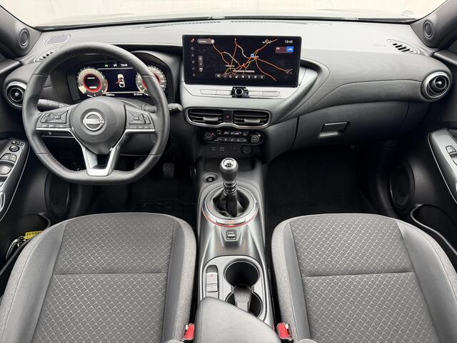 Nissan JUKE 1.0 DIG-T N-Connecta / Fabrieksgarantie tot 4-2028 / Navigatie / Camera / Stoel Verwarming / Stuurwiel Verwarming / Apple Carplay & Android Auto / Cruise Control / Clima / PDC /