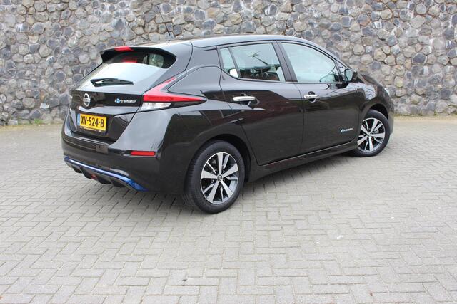 Nissan LEAF Acenta 40 kWh DAB snellader camera E pedal incl extra winter wielen set