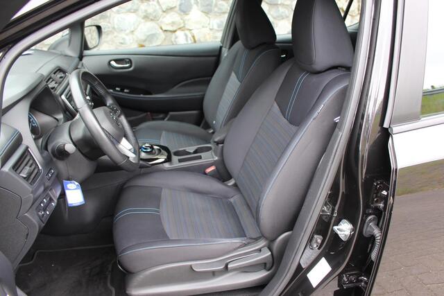 Nissan LEAF Acenta 40 kWh DAB snellader camera E pedal incl extra winter wielen set
