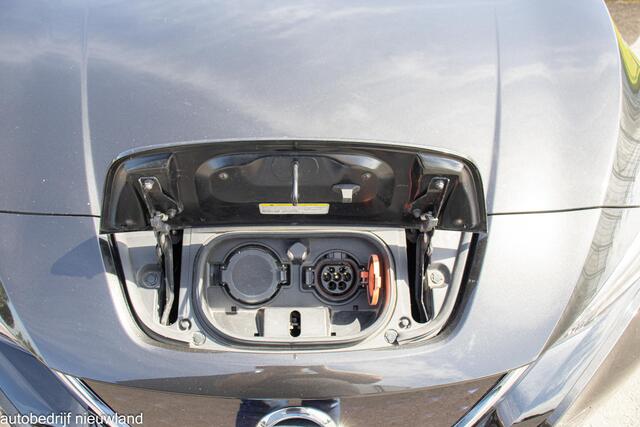 Nissan LEAF Tekna 40 kWh