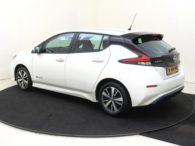 Nissan LEAF Acenta 40 kWh | Climate Control / ECC | Licht metalen velgen 16 inch | Cruise control | Navigatie | Park Distance Control achter | Achteruitrijcamera |