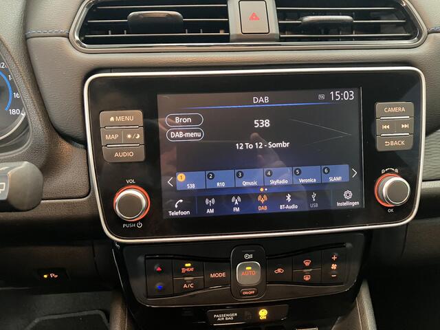 Nissan LEAF N-Connecta 40 kWh / 270 KM WLTP / Eerste Eigenaar / Dealer Onderhouden / Navigatie / 360 Graden Camera / Stoel- en Stuurverwarming / Keyless /