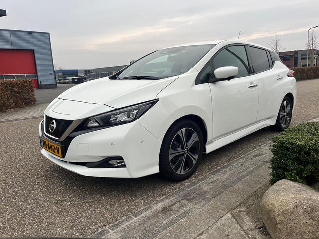 Nissan LEAF Tekna 40 kWh | Leder | 360 Camera | Carplay | BOSE | Adaptive Cruise Control | Stoelverwarming voor en achter | NAVI | SOH 82,75%