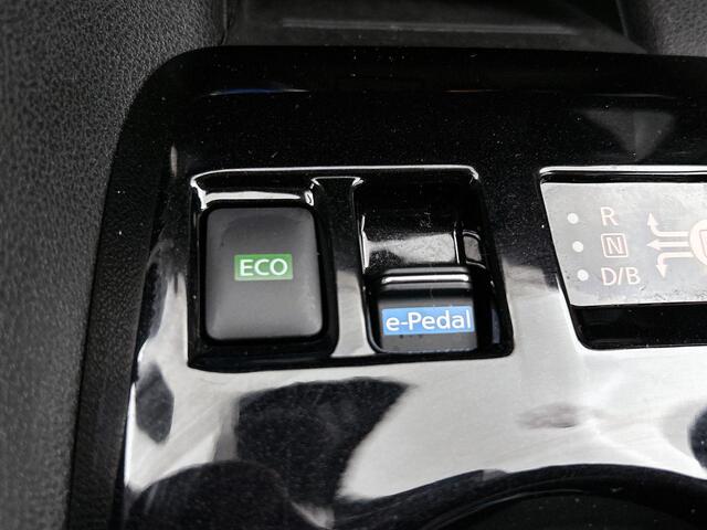 Nissan LEAF N-Connecta 40 kWh | navigatiesysteem full map |airco automatisch | Apple Carplay/Android Auto | cruise control adaptief | dodehoekdetectie met correctie | lichtmetalen velgen 17" | voorstoelen verwarmd | warmtepomp |