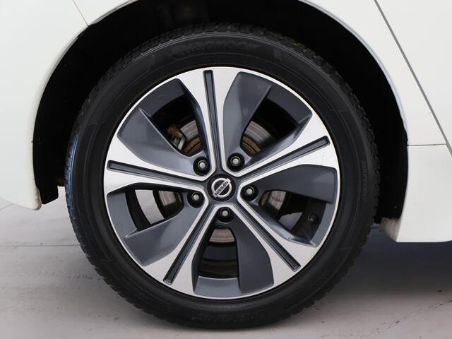 Nissan LEAF N-CONNECTA 40 kWh + 360 CAMERA | STOELVERW. | CARPLAY | NAVIGATIE | 17 INCH | STUURVERWARMING