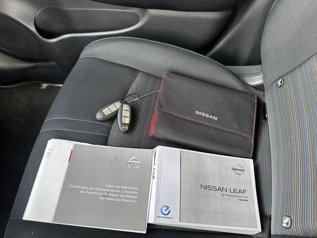Nissan LEAF 40 kWh LUXE | SOH 91,6% | Achteruitijcamera | Navigatie | Climate Control | Lichtmetalen Velgen | 2 Sleutels |