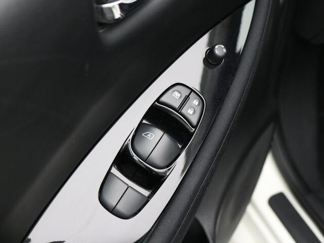 Nissan LEAF Acenta 40 kWh Electric / SoH 84,9% / Stoel en Stuurverwarming / Navigatie / Achteruitrijcamera / Keyless / Dodehoek Detectie / Dealeronderhouden /