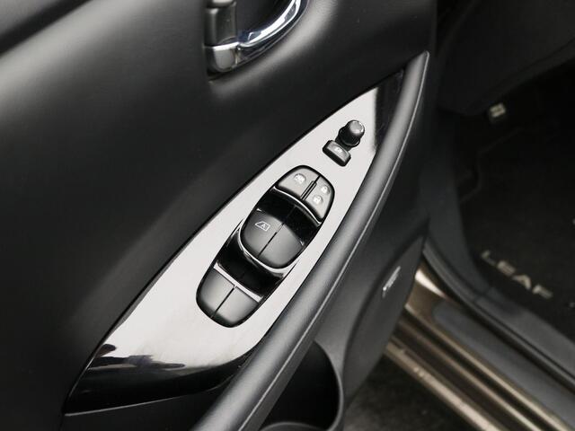 Nissan LEAF Tekna 30 kWh / SoH 78% / 360 Camera / Cruise Control / Stoel en Stuur verwarming / Navigatie / Climate Control / Lederen Bekleding / Historie Bekend /