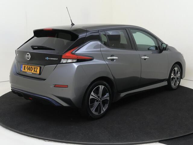Nissan LEAF N-Connecta 40 kWh achterbank verwarmd | Apple Carplay/Android Auto | SoH 88,54% | cruise control adaptief | dodehoek detectie | lichtmetalen velgen 17" | navigatiesysteem full map | rijstrooksensor met correctie | voorstoelen verwarmd| warmtepomp