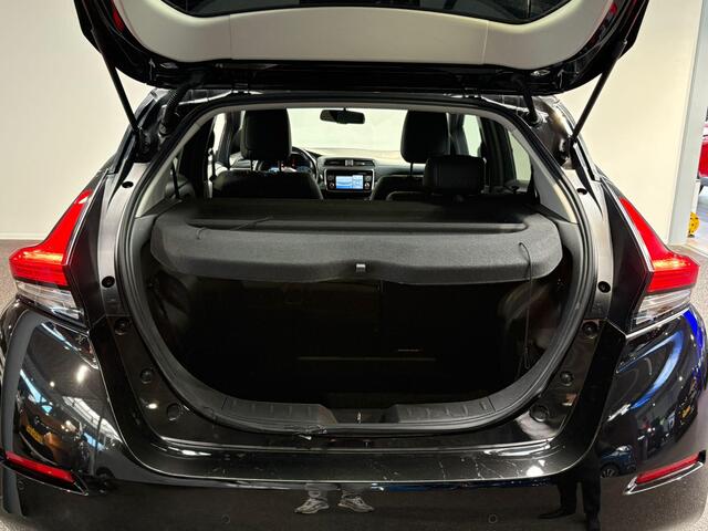Nissan LEAF Tekna 40 kWh | 360 graden Camera | Navigatie | Stoel en Stuurwiel verwarming | Adaptive Cruise Control |