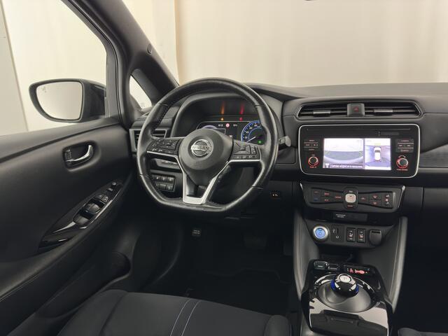 Nissan LEAF N-Connecta 40 kWh (INCL-BTW) Aut. *HEATPUMP | NAVI-FULLMAP | TOPVIEW | KEYLESS | BLINDSPOT | DIGI-COCKPIT | HEATED-COMFORTSEATS | DAB | PRIVACYGLASS | ECC | ADAPTIVE-CRUISE | PDC | CARPLAY | 16"ALU*