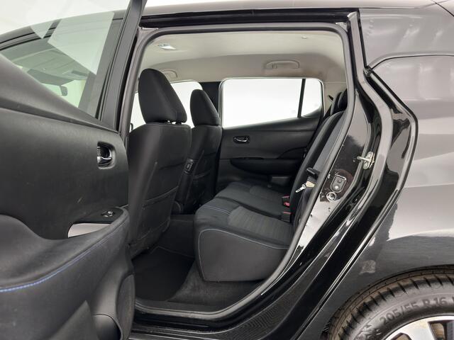 Nissan LEAF N-Connecta 40 kWh (INCL-BTW) Aut. *HEATPUMP | NAVI-FULLMAP | TOPVIEW | KEYLESS | BLINDSPOT | DIGI-COCKPIT | HEATED-COMFORTSEATS | DAB | PRIVACYGLASS | ECC | ADAPTIVE-CRUISE | PDC | CARPLAY | 16"ALU*