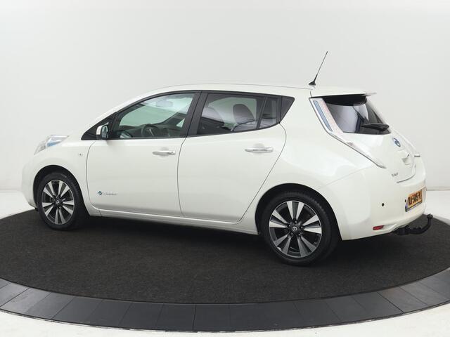 Nissan LEAF 30 kWh | SOH 88% | Leder | Stoelverwarming | Trekhaak | 360 Camera | Navigatie | Achterbankverwarming | Bose Sound | Bluetooth | Climate control | Cruise control | Origineel NL