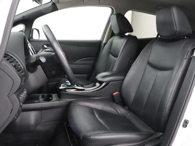 Nissan LEAF 30 kWh | SOH 88% | Leder | Stoelverwarming | Trekhaak | 360 Camera | Navigatie | Achterbankverwarming | Bose Sound | Bluetooth | Climate control | Cruise control | Origineel NL